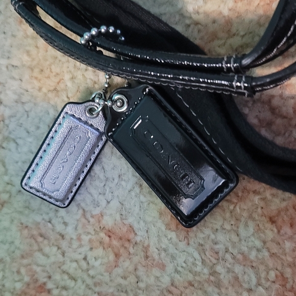 Coach Signature Stripe Fold over shoulder bag/tote - Picture 3 of 3